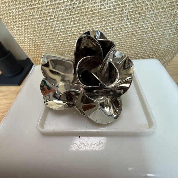 Silver-Tone Dimensional Rose Flower Scarf Clip By Jeri Lou - Picture 10 of 16